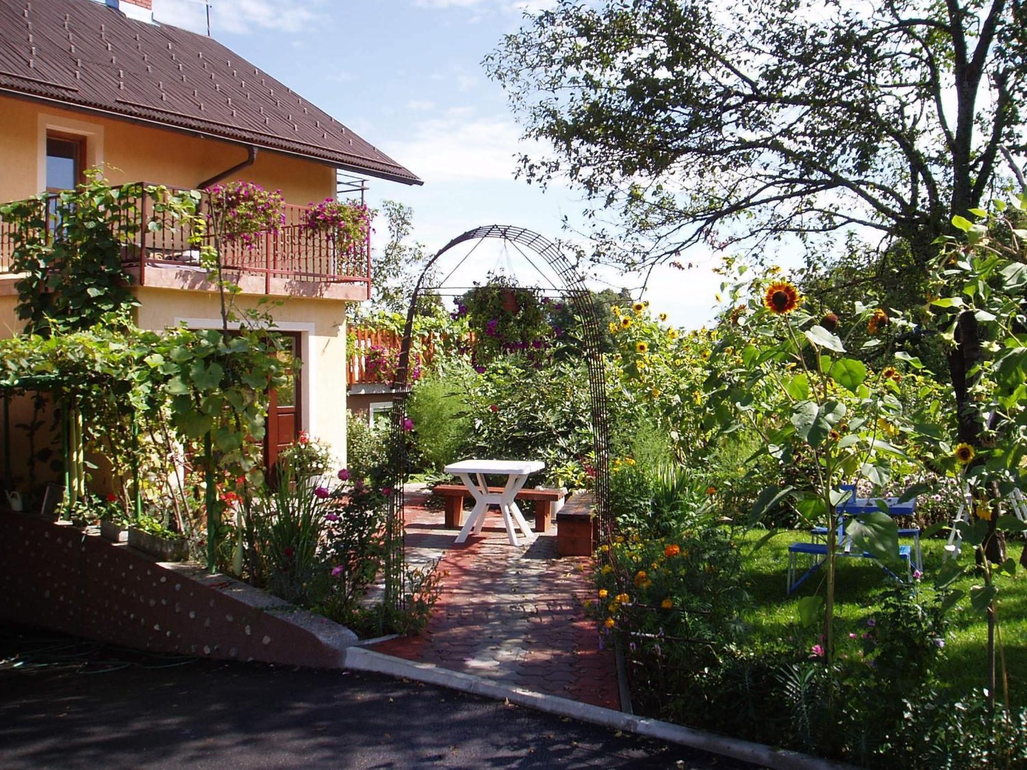 Apartments Ana สโมลยานัซ ภายนอก รูปภาพ